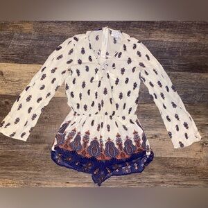 Kendall & Kylie Cream and Blue Patterned Romper